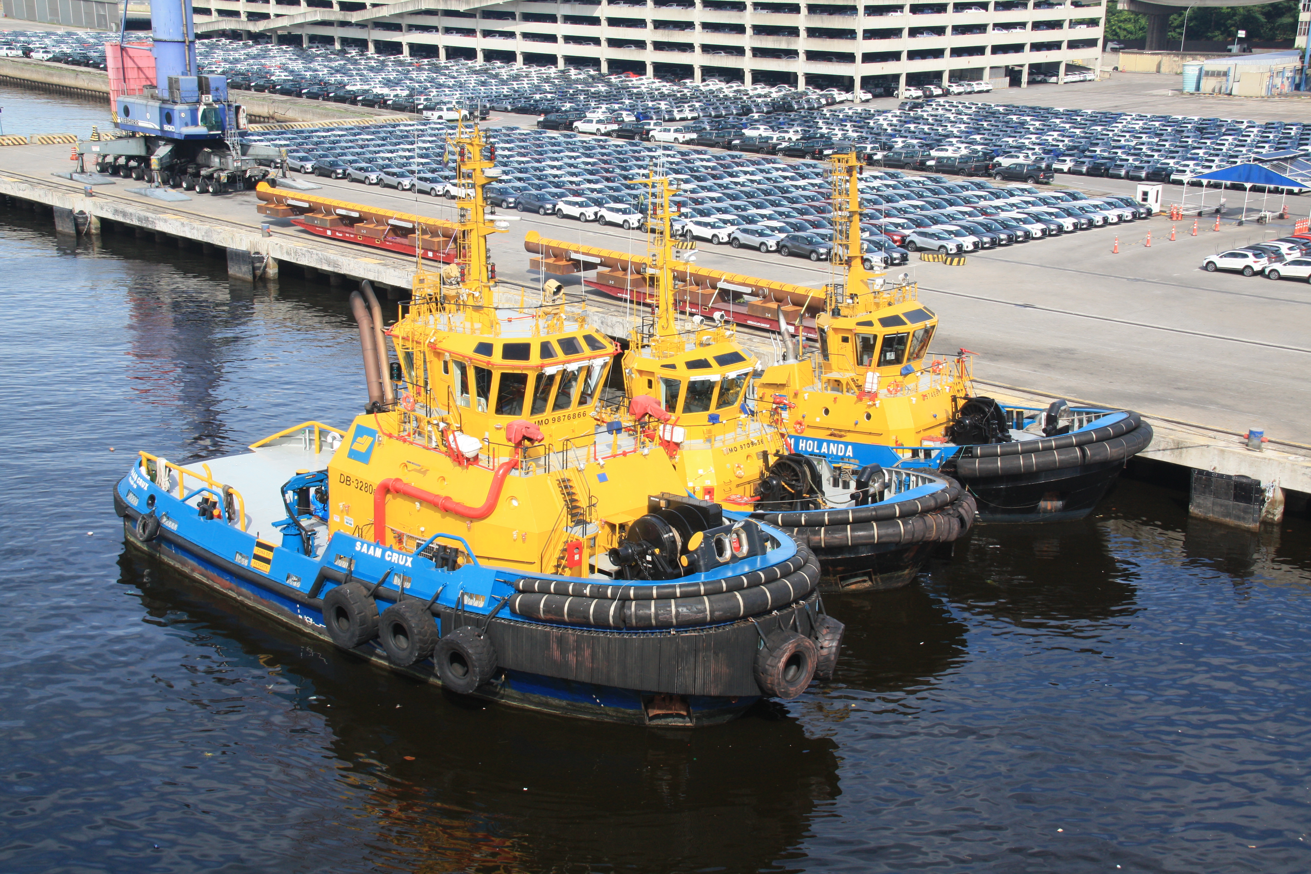 Tugs01.JPG