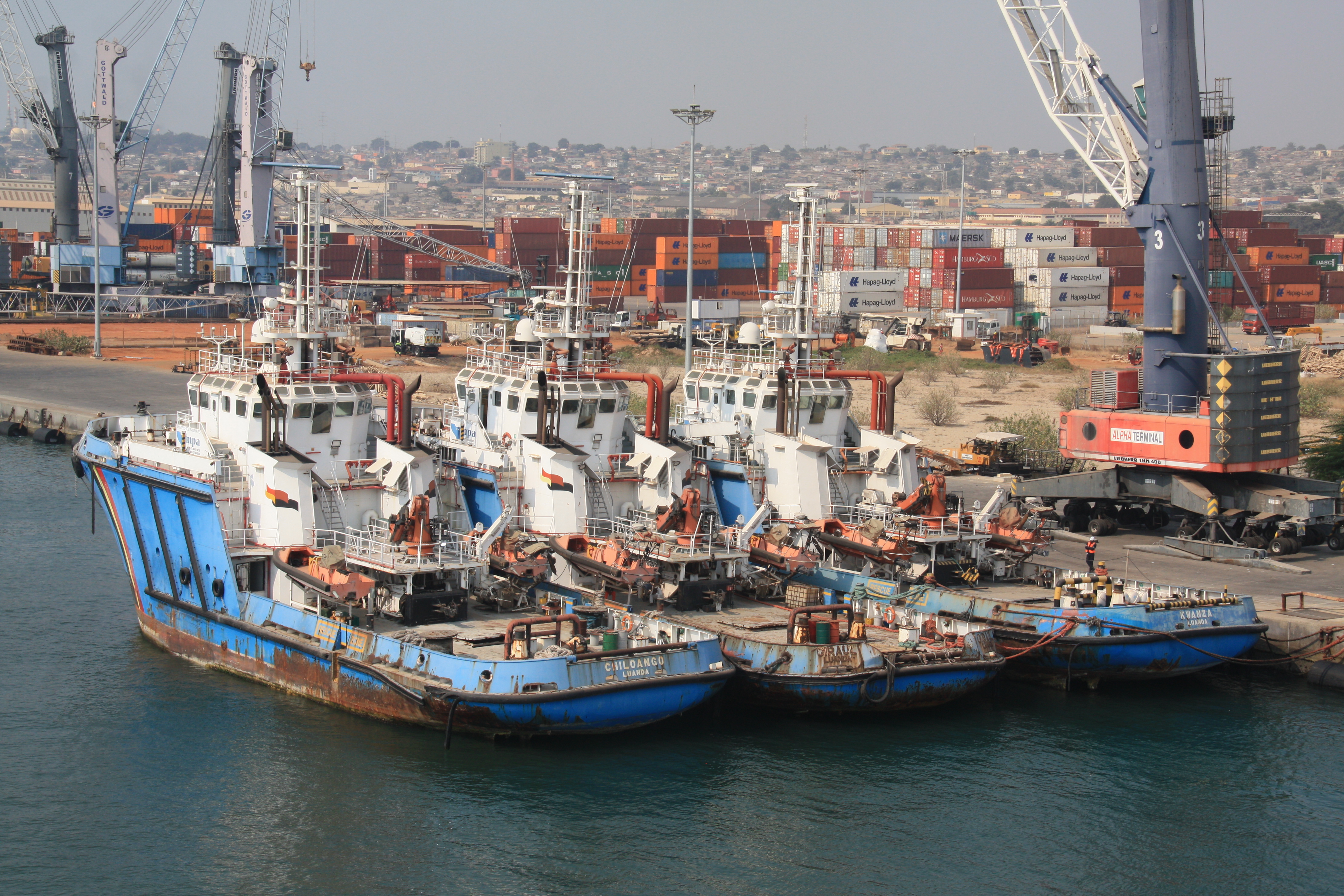 Tugs.JPG